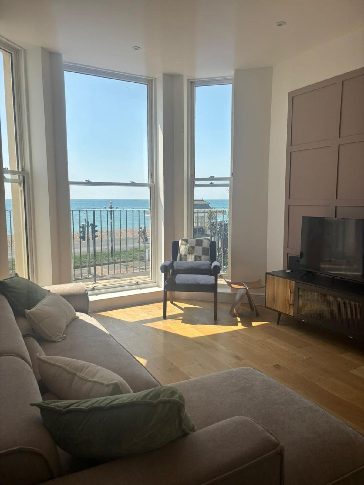 Apartment Stunning 3 Bed With Seaview *